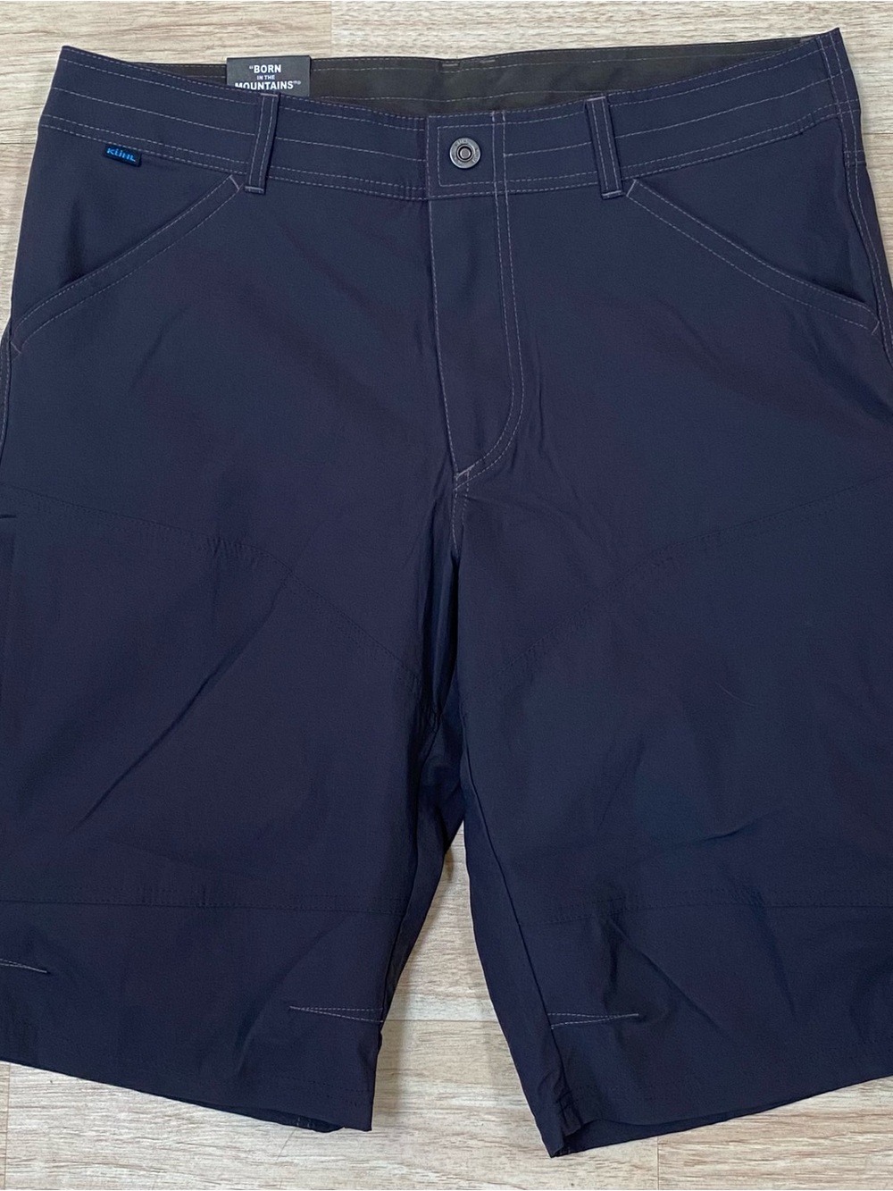 Kuhl Renegade Zipped Cargo Shorts Men’s 36 Koal 12” Inseam Pockets Flat 5121 NWT